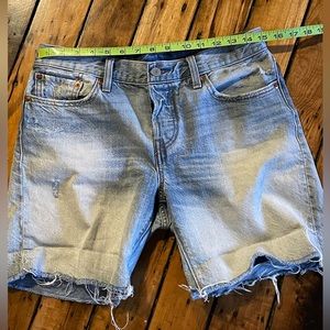 Levis 501 High rise Jean Shorts Women’s 30